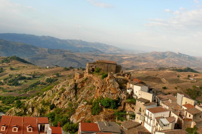 Castello Di Cesar&ograve;, panoramica