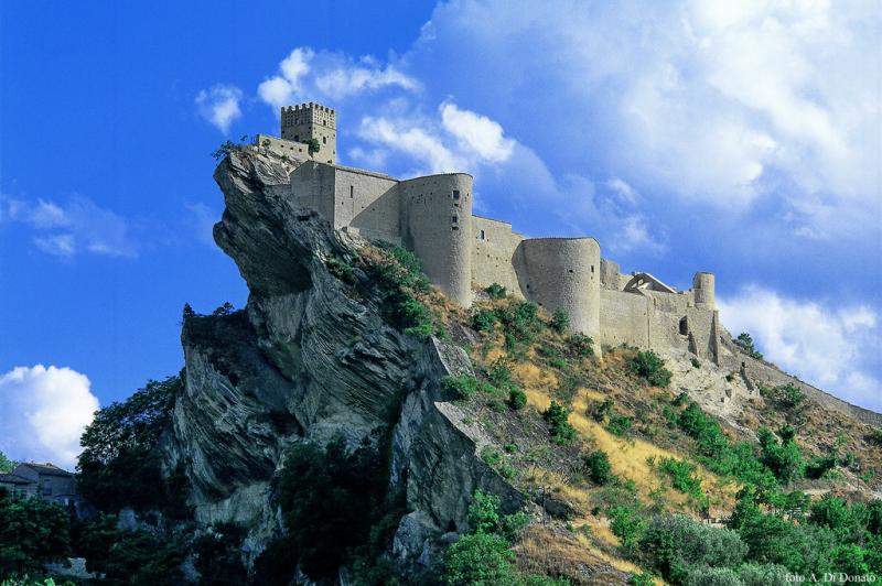 Castello Di Roccascalegna, panoramica da nord ovest