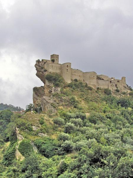 Castello Di Roccascalegna, veduta nord ovest