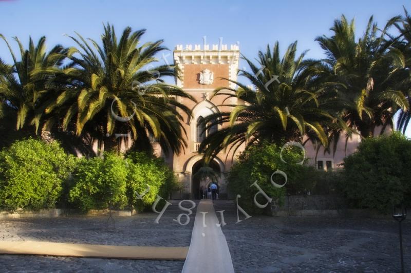 Castello Di Xirumi Serravalle, vista frontale esterna