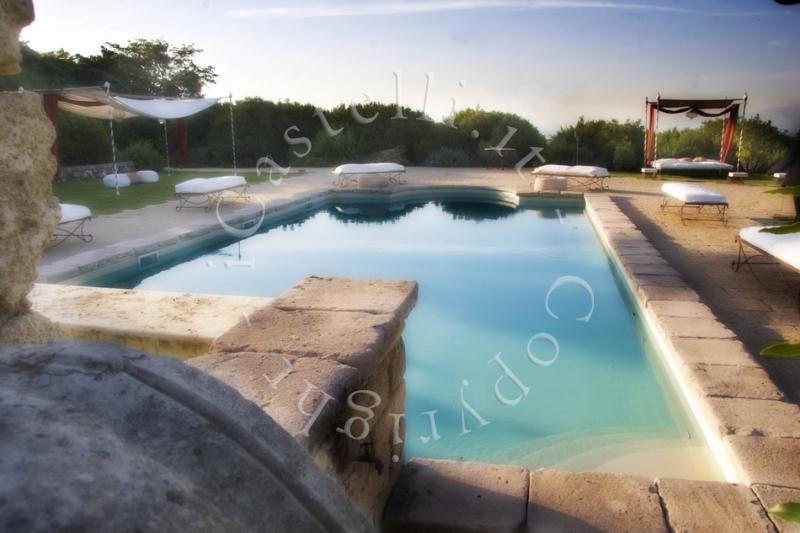 Castello Di Xirumi Serravalle, la piscina