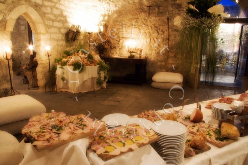 Castello Di Xirumi Serravalle, particolare del buffet