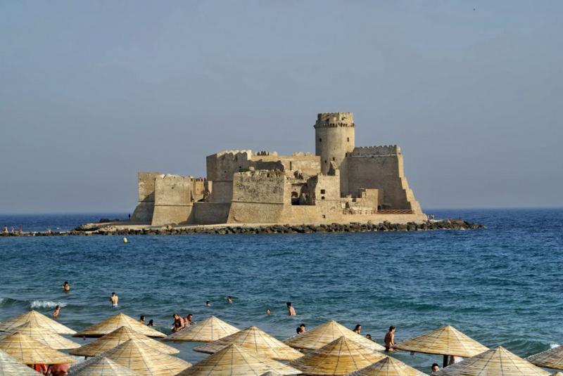 Castello Di Le Castella, panoramica dalla spiaggia