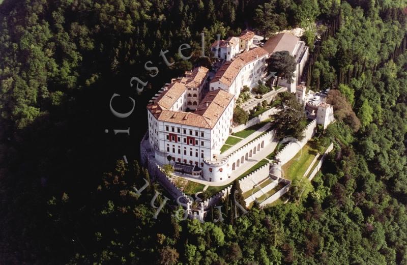 Castelbrando, veduta panoramica aerea