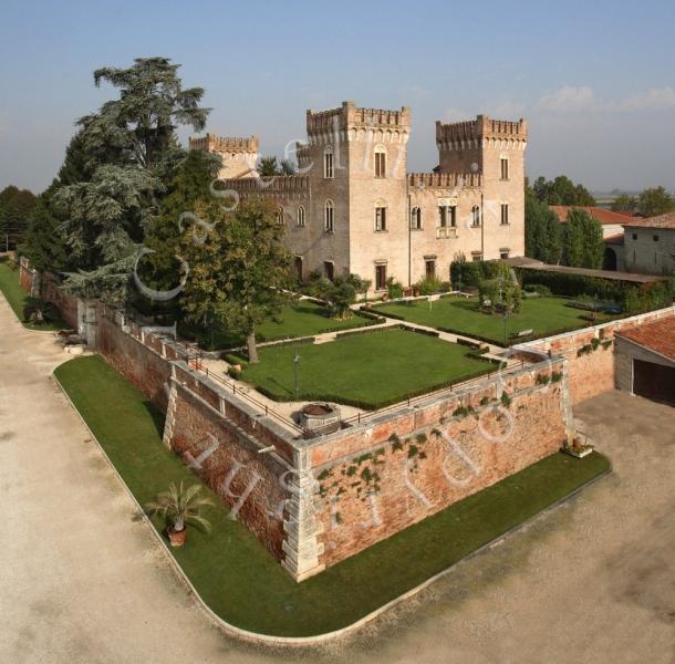 Castello Di Bevilacqua, veduta esterna