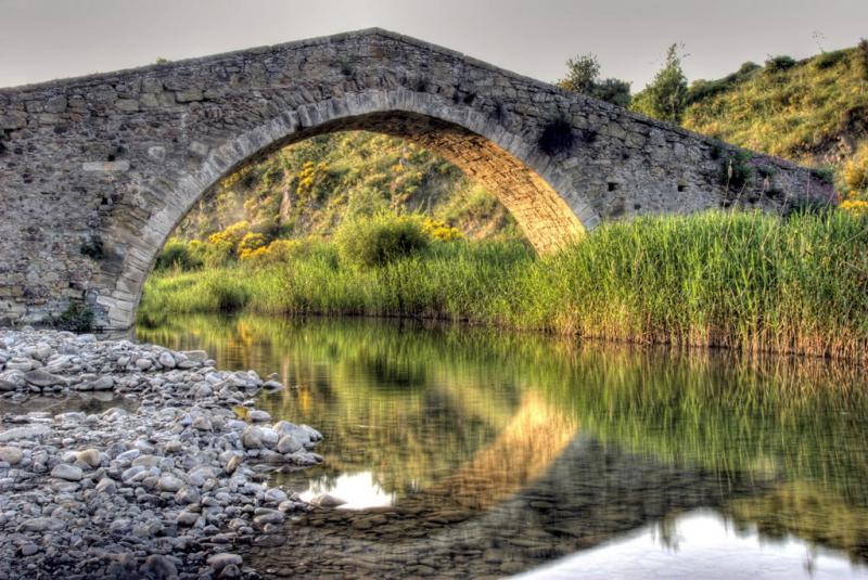 Castello Di Troina, il ponte medievale Failla, nei pressi del paese