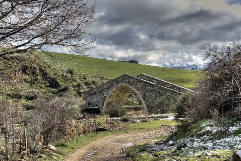 Castello Di Troina, il ponte medievale Failla, nei pressi del paese