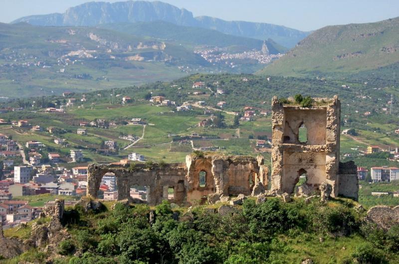 Castello Di Misilmeri, prima dei lavori di restauro