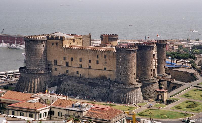 Castel Nuovo O  Maschio Angioino, panoramica dall'alto