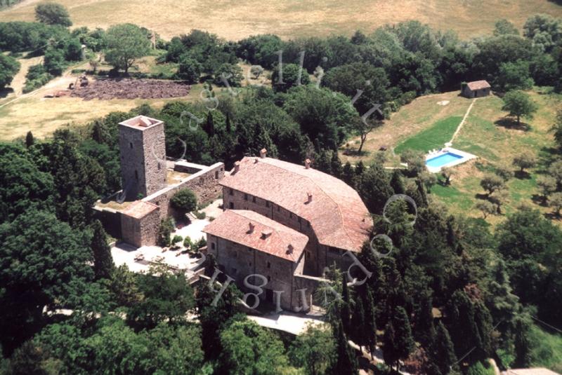 Castello Di Petroia, veduta panoramica esterna