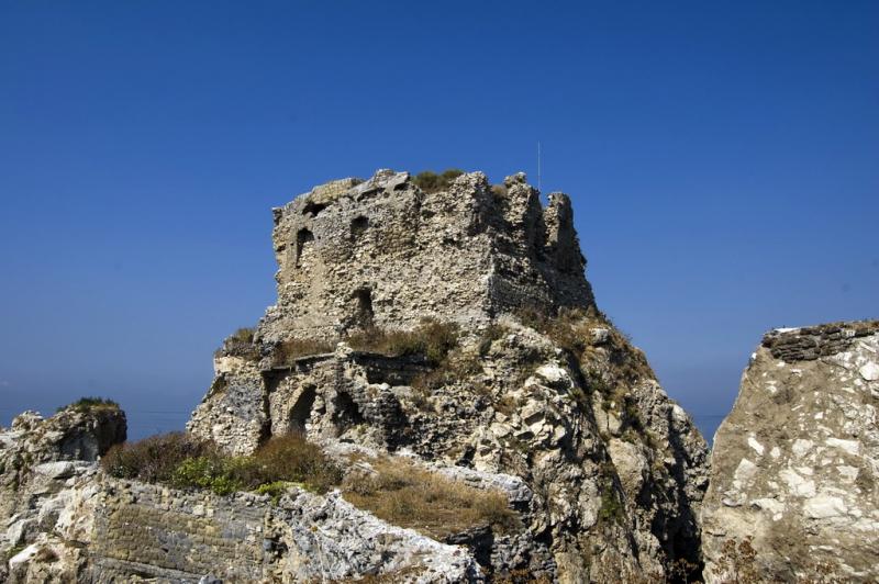 Castello O Forte Di Rovigliano, Petra Herculis, panoramica dei ruderi