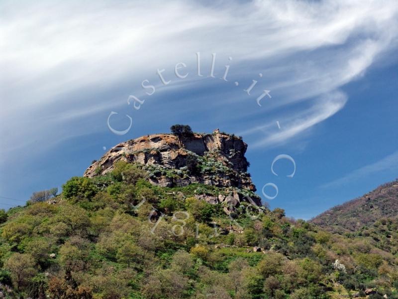 Castello Di Motta Della Placa, panoramica dalla fiumara sotto la Rocca Badia