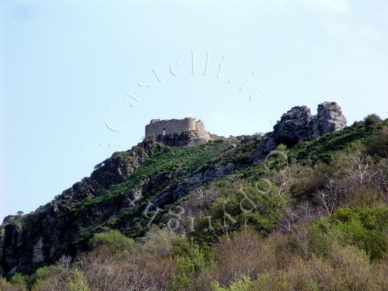 Castello Di Fiumedinisi, panoramica da nord, dalla strada che sale verso il Belvedere