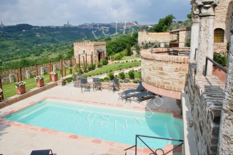 Castello Di Monterone, la piscina