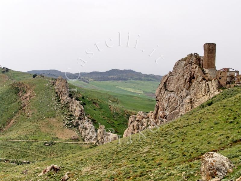 Castello Di Gresti O Pietratagliata, panoramica da sud del meraviglioso sito rupestre