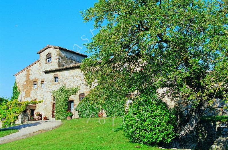 Castel Bigozzi, l'esterno