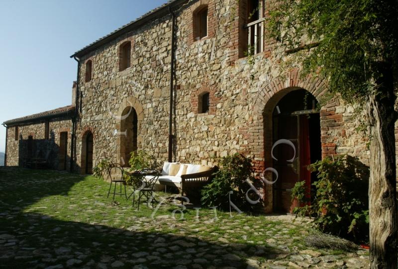 Castello Di Vicarello, particolare esterno