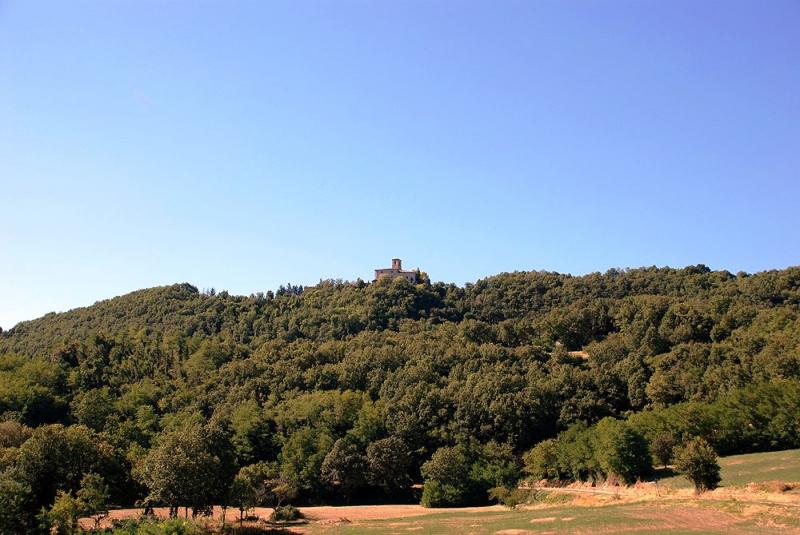 Castello di Semese nel contesto panoramico