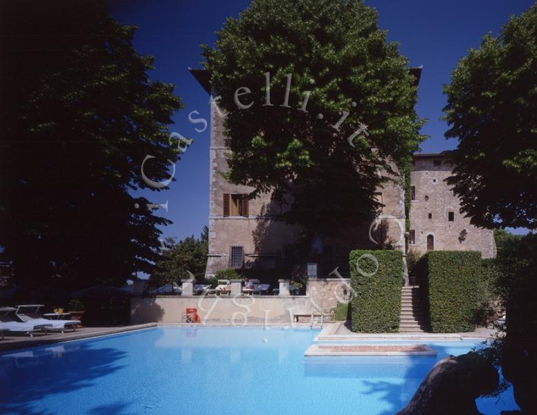 Castello Della Pievescola O Della Suvera, vista dalla piscina