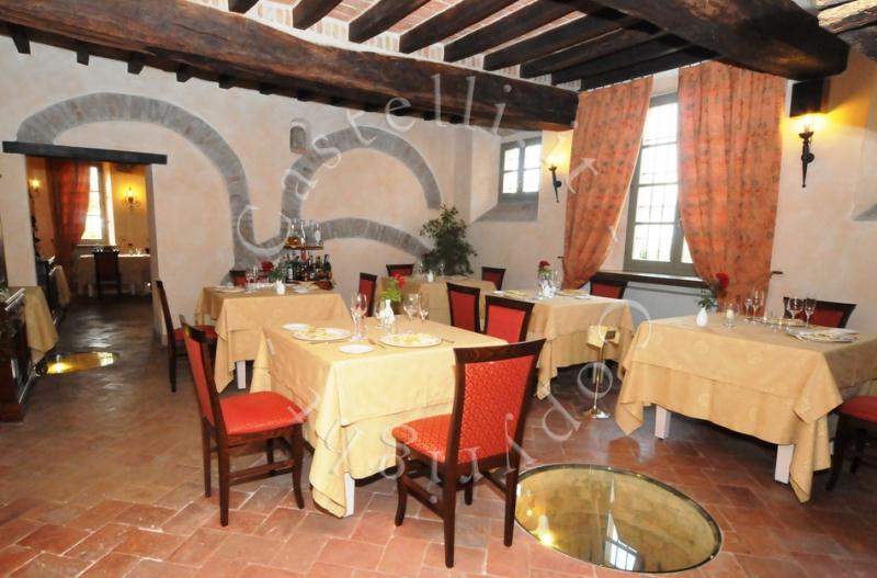 Castello Di Chiavenna Landi, la sala ristorante