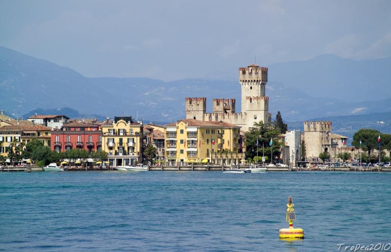 Rocca Scaligera Di Sirmione, panoramica dell'abitato da ovest