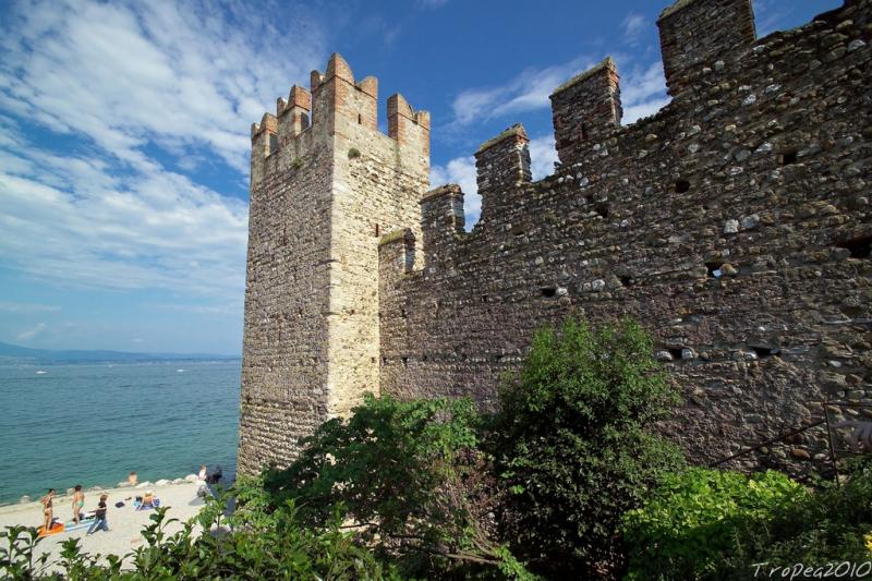 Rocca Scaligera Di Sirmione, torre orientale della cinta urbica