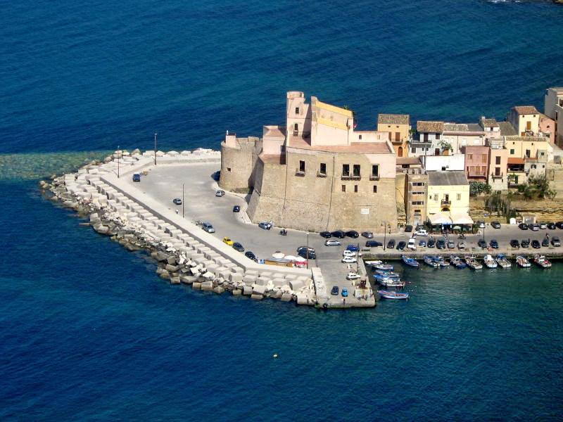 Castello Di Castellamare Del Golfo, panoramica del maniero