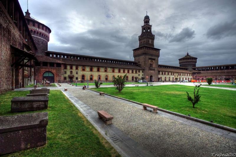 Castello Sforzesco Di Milano, Piazza d'Armi