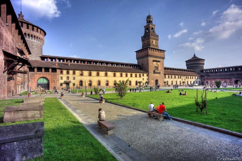 Castello Sforzesco Di Milano, Piazza d'Armi