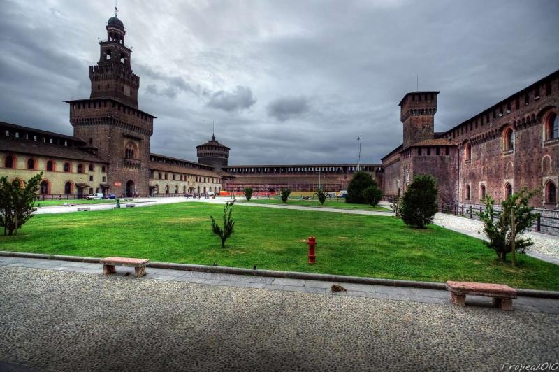 Castello Sforzesco Di Milano, panoramica della Piazza d'Armi