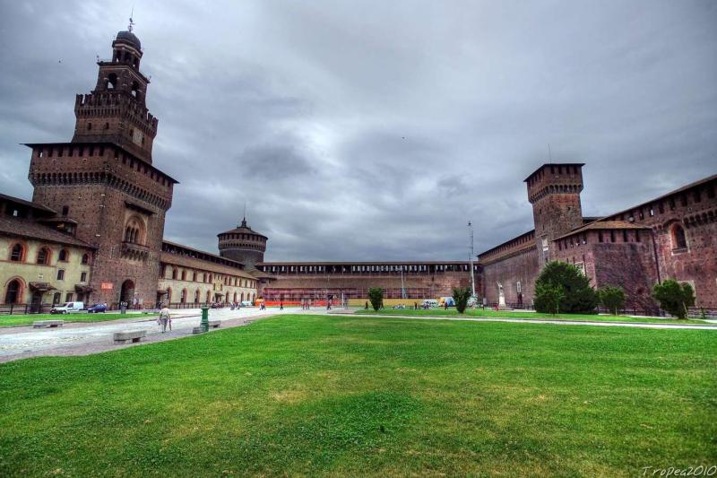 Castello Sforzesco Di Milano, panoramica della Piazza d'Armi