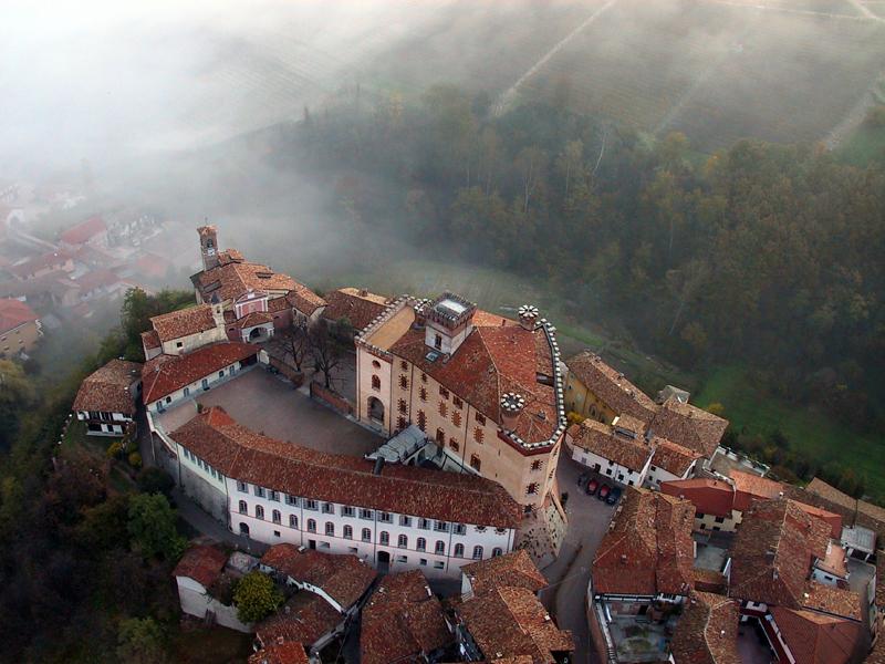 Castello Falletti Di Barolo