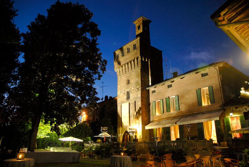 Castello Di Casanova Elvo, panoramica notturna