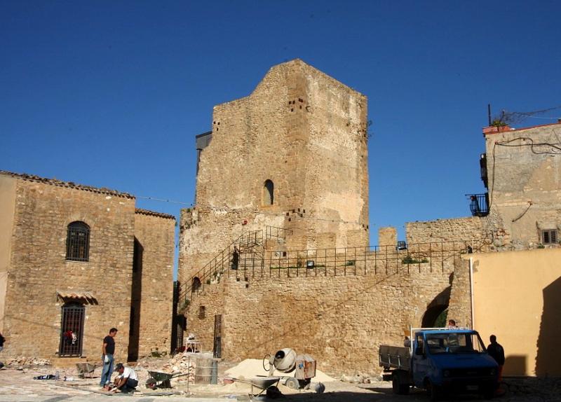 Castello Di Butera, panoramica dalla piazza