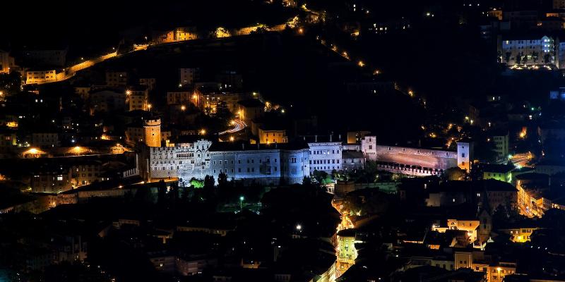 Castello Del Buonconsiglio, panoramica serale