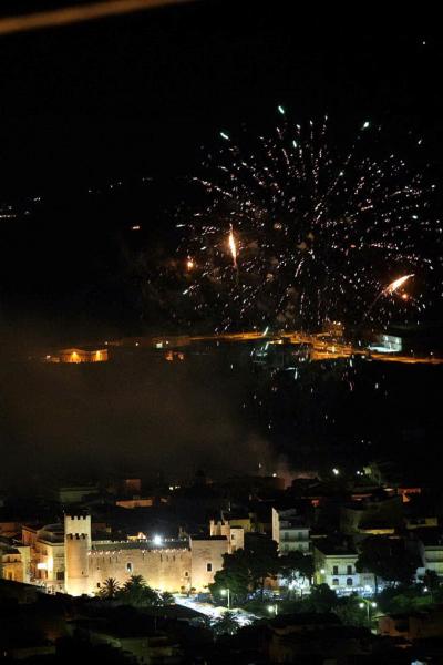 Castello Di Alcamo, panoramica notturna Alcamo in festa