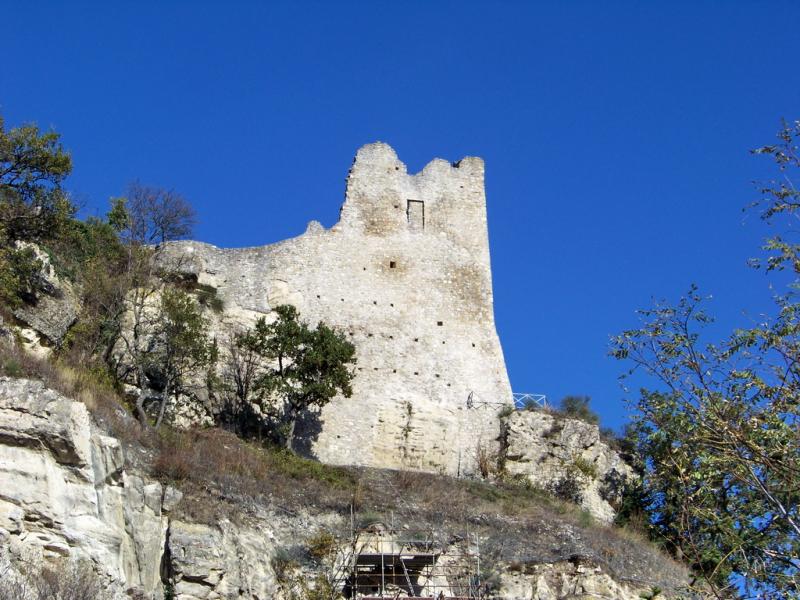 Castello Di Canossa, particolare dei ruderi