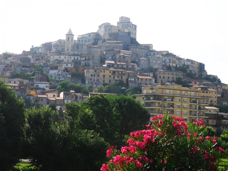 Ceccano-Panorama E Castello Che Domina La Citt&agrave;