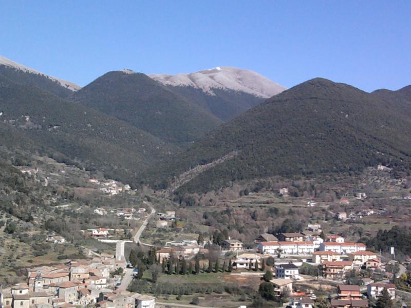 Castello Di Castrum Coeli-Vista verso la Val Di Comino