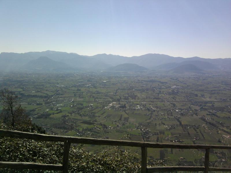 Castello Di Castrum Coeli-Vista Della Valle Del Liri, Sullo Sfondo I Monti Aurunci