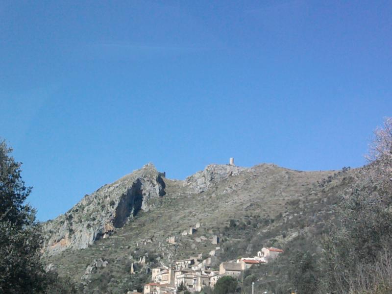 Castello Dei Conti D'Aquino Di Roccasecca-Vista Dalla Strada Castrocielo Roccasecca