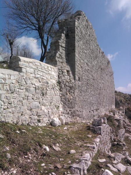 Castello Di Acquaviva O Vallecorsa Vecchia