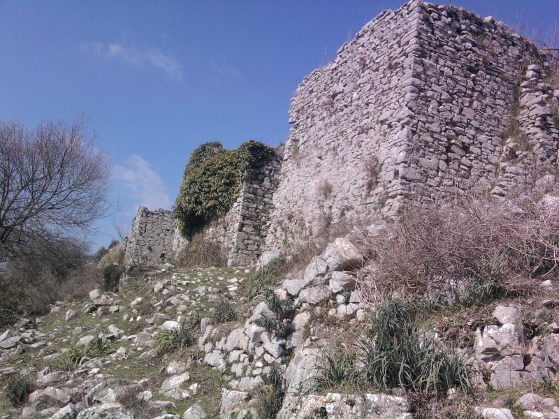 Castello Di Acquaviva O Vallecorsa Vecchia