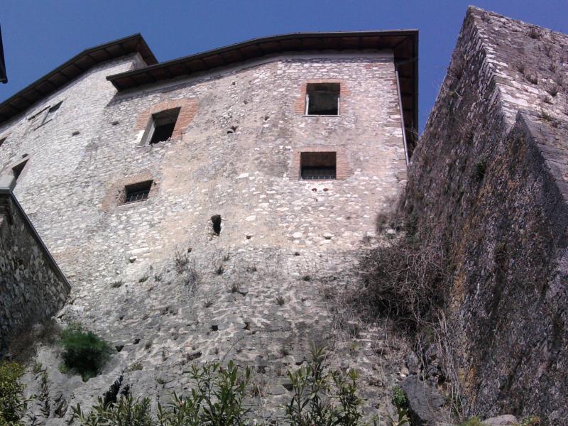 Castello Dei Conti Di Ceccano Da Via Bella Torre