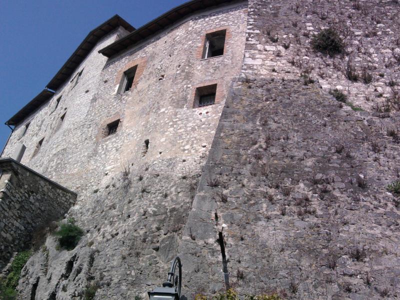 Castello Dei Conti Di Ceccano Da Via Bella Torre