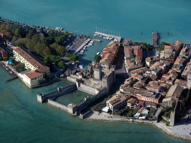 Rocca Scaligera Di Sirmione, panoramica dall'alto