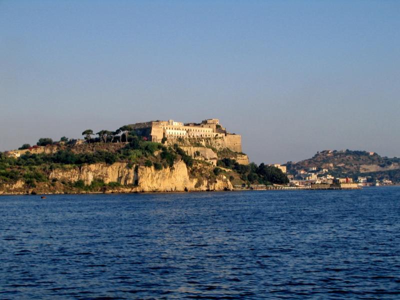 Castello Di Baia, panoramica dal mare