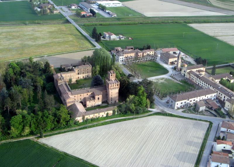 Castello Di Galeazza, panoramica dall'alto