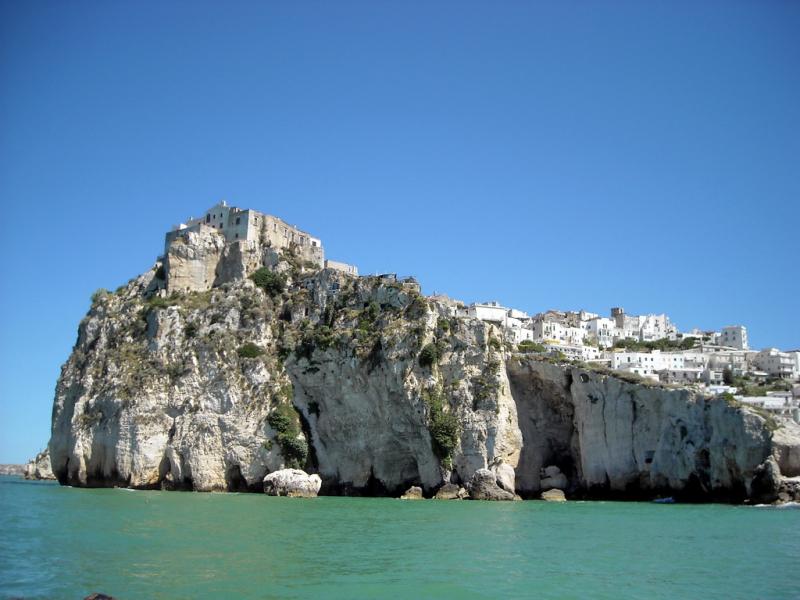 Castello Di Peschici, panoramica dal mare