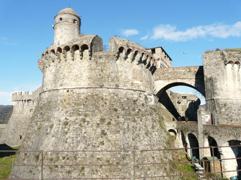 Fortezza Di Sarzanello